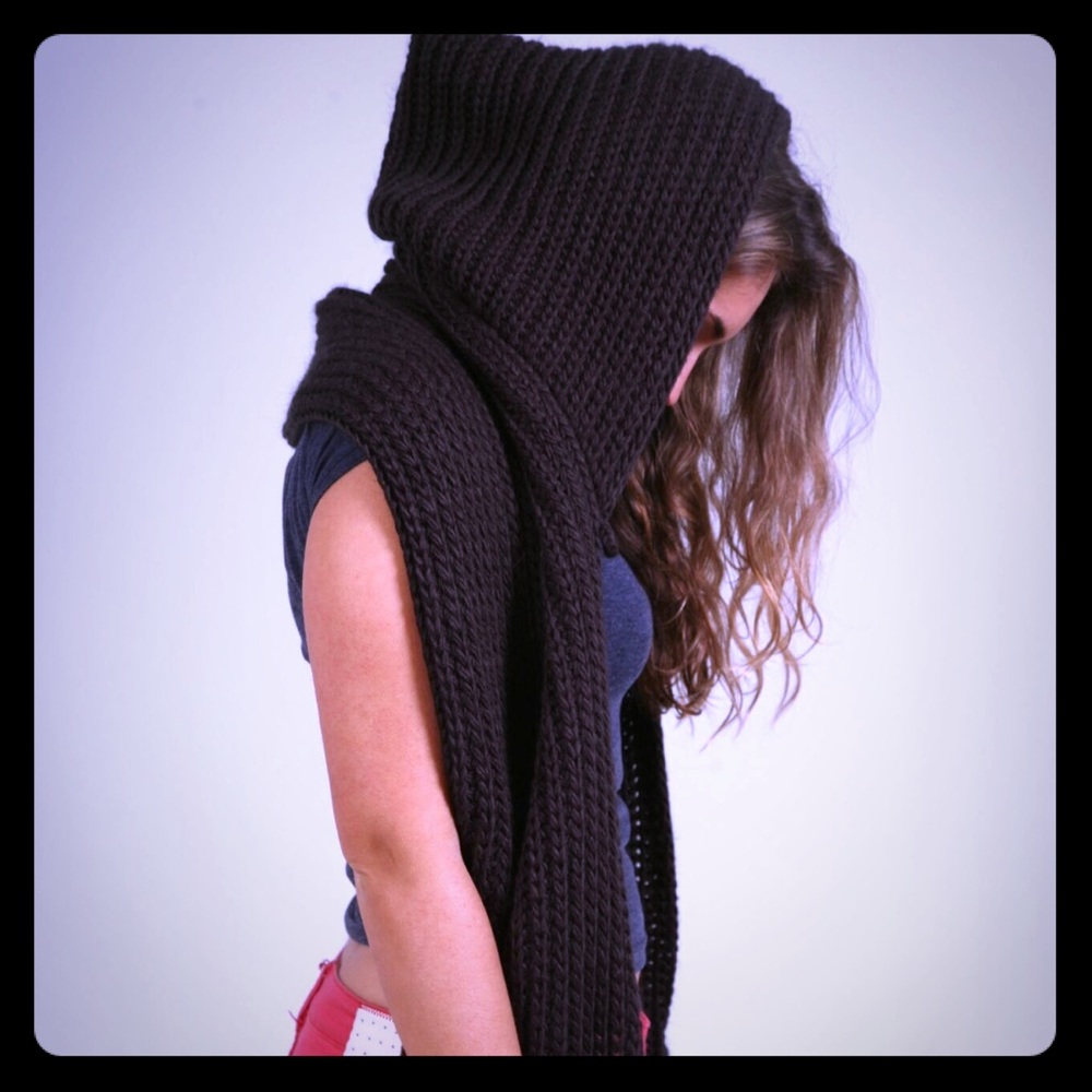 Scarf, hoodie and pockets all-in-one!